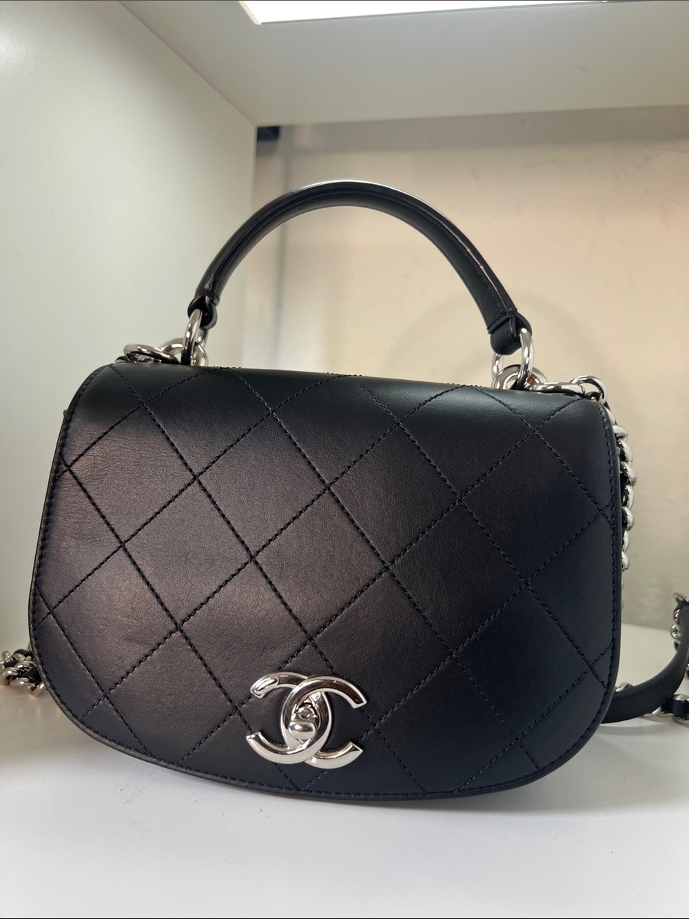 CHANEL Calfskin Black Top Handle Chanel Ring My Bag flap Quilted crossbody - Picture 3 of 17